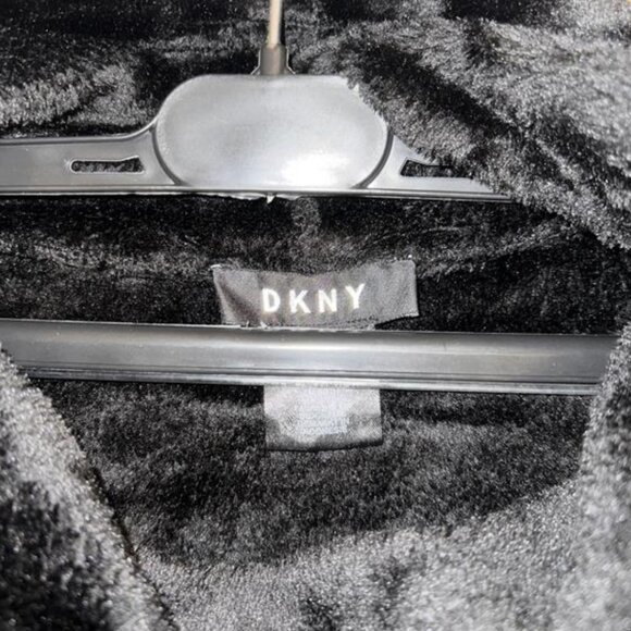 DKNY Black Plush Oversized Turtleneck – Size XL - Picture 4 of 4